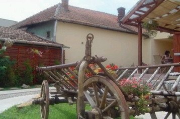 Rumānija Penzión Haţeg, Eksterjers